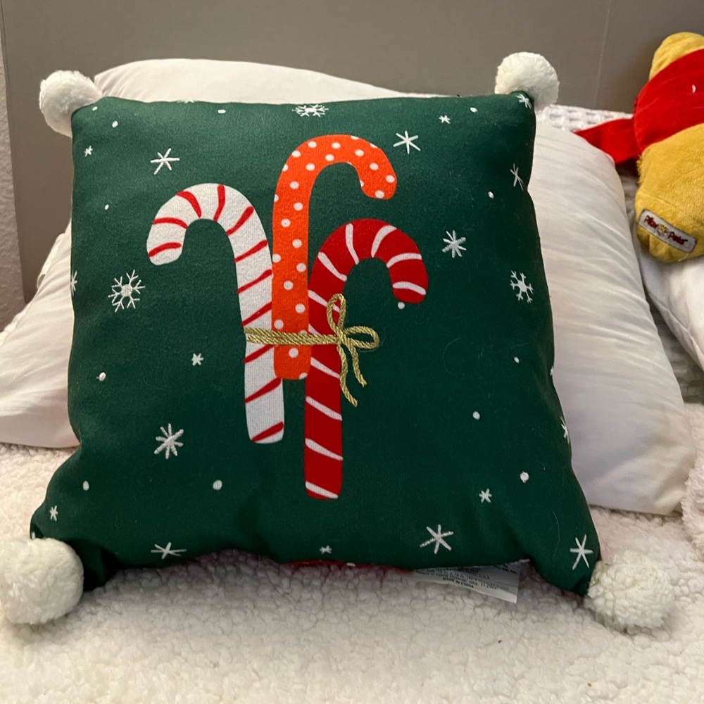 extra throw pillows!